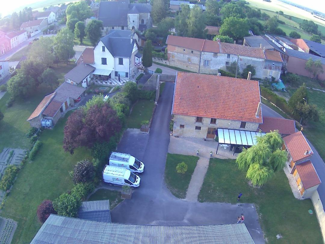 Auberge Du Pied Des Monts Grivy-Loisy Eksteriør billede